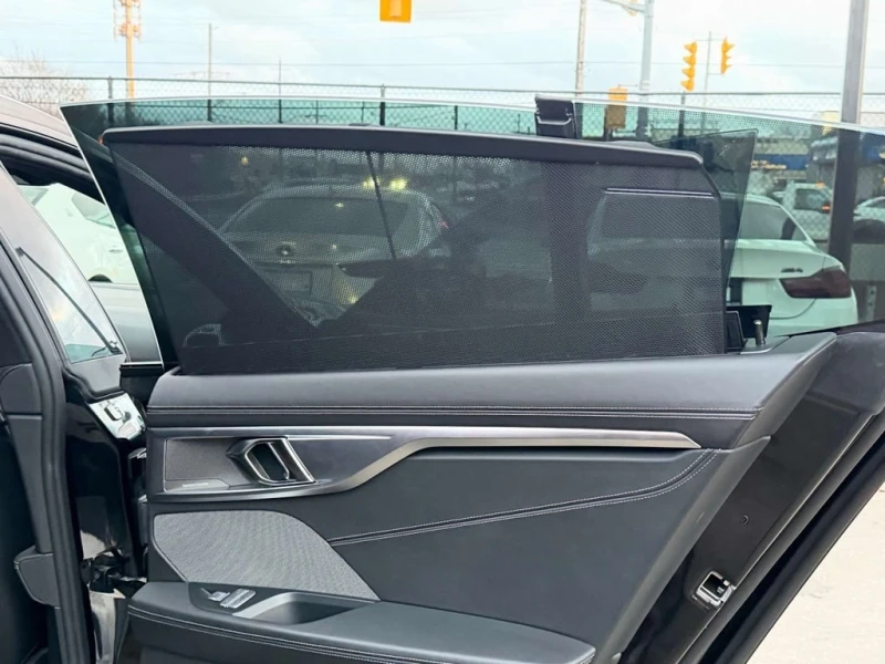 BMW 850 * CARFAX * БЕЗ ПЪРВОНАЧАЛНА ВНОСКА, снимка 16 - Автомобили и джипове - 53102737