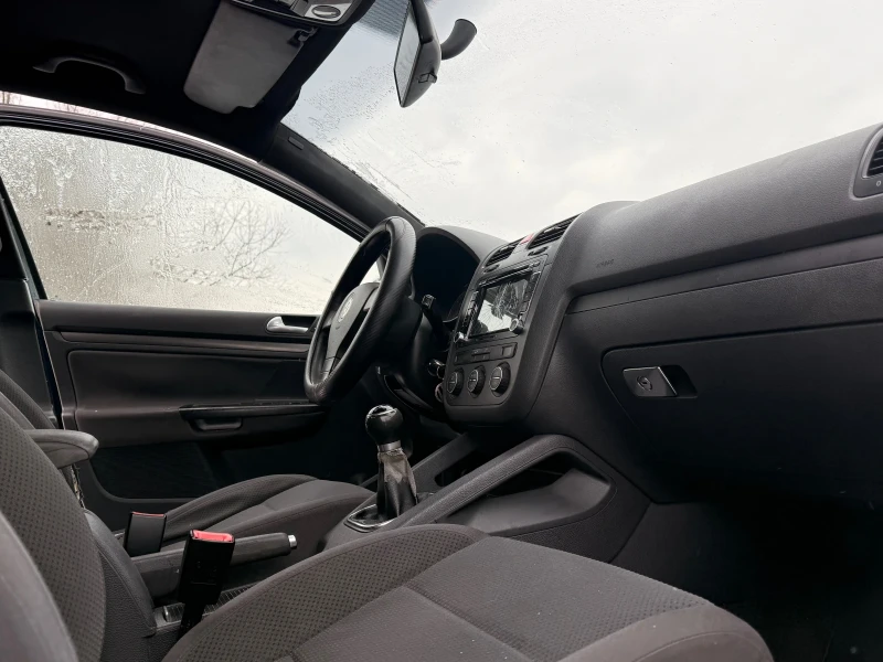 VW Golf 1.9 TDI 105HP 6ск, снимка 13 - Автомобили и джипове - 53131664