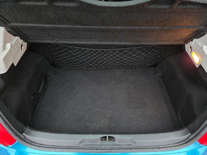 Peugeot 207 1.6HDI Bussines stile 5dr Euro4, снимка 11 - Автомобили и джипове - 53327801