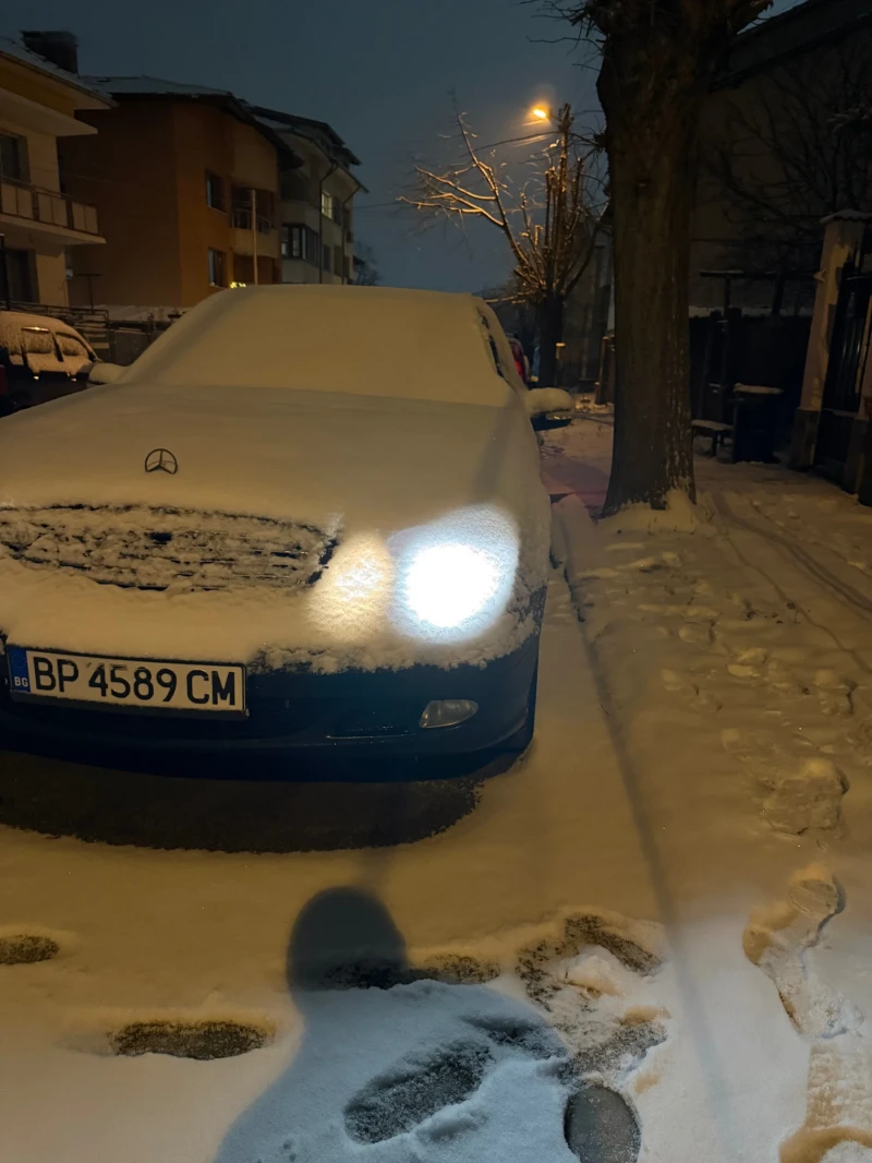 Mercedes-Benz E 220 CLASSIC, снимка 15 - Автомобили и джипове - 53431398