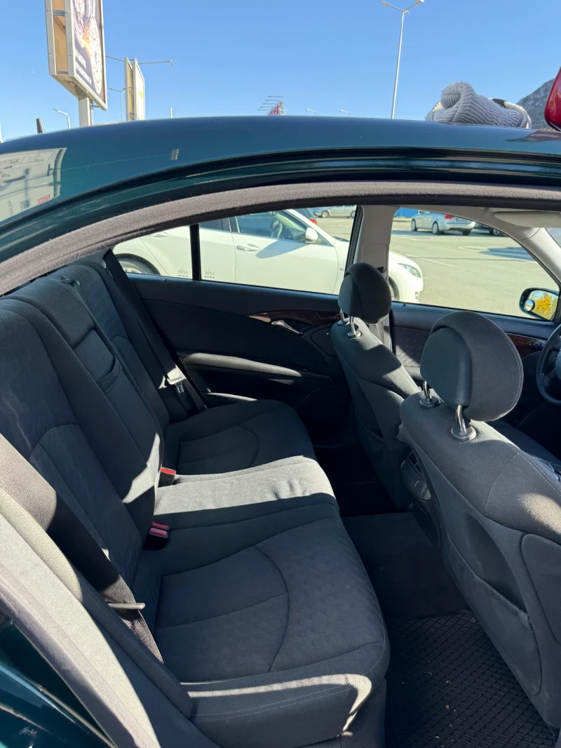 Mercedes-Benz E 220 CLASSIC, снимка 6 - Автомобили и джипове - 53431398