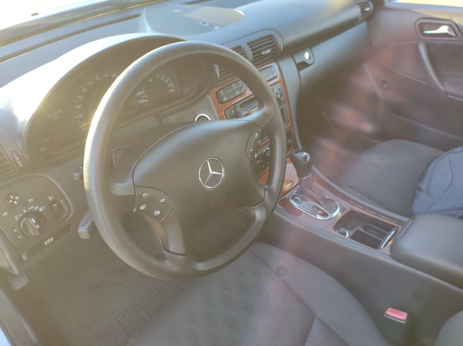 Mercedes-Benz C 180  - изображение 5