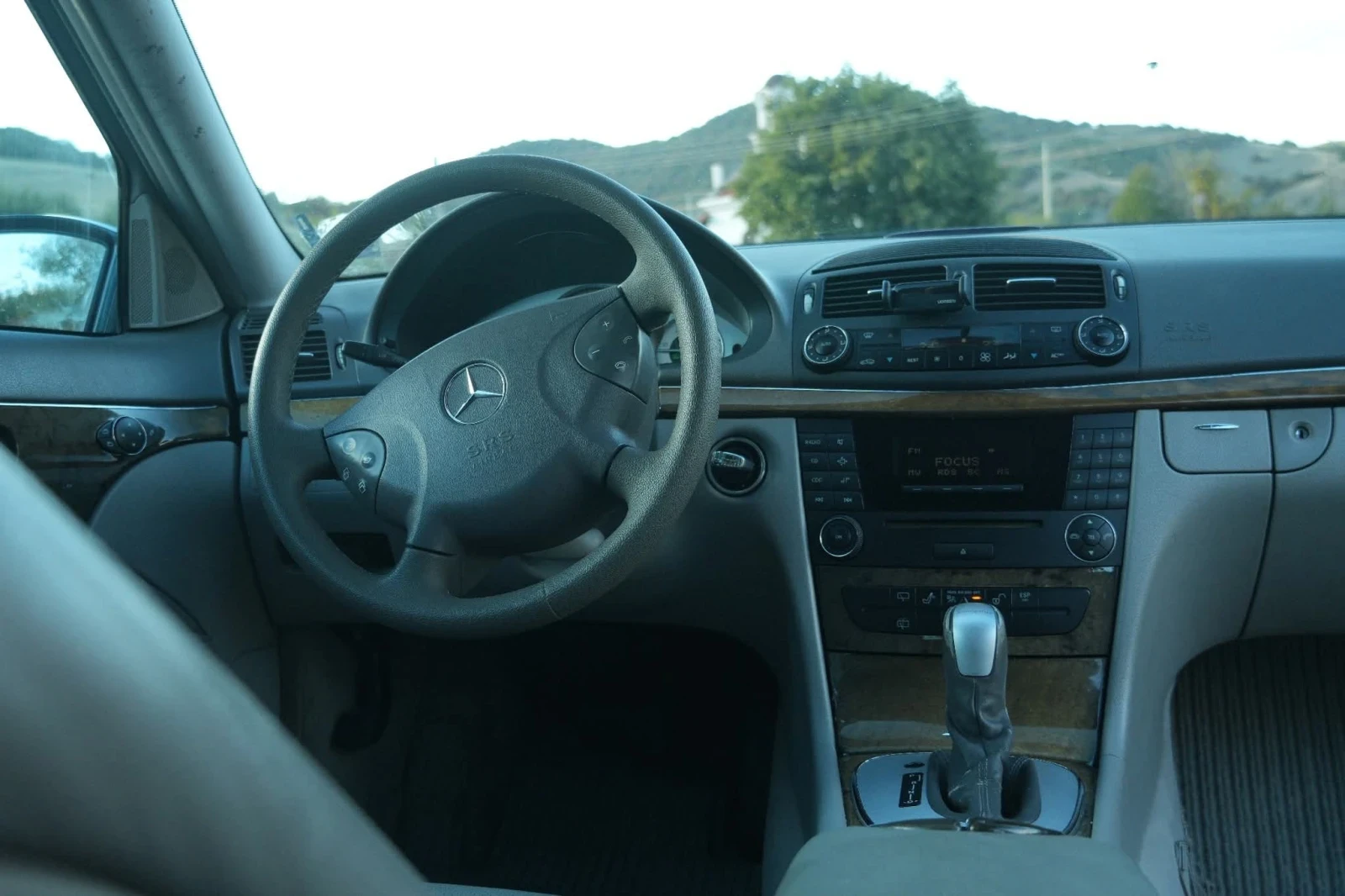 Mercedes-Benz E 320  - изображение 9