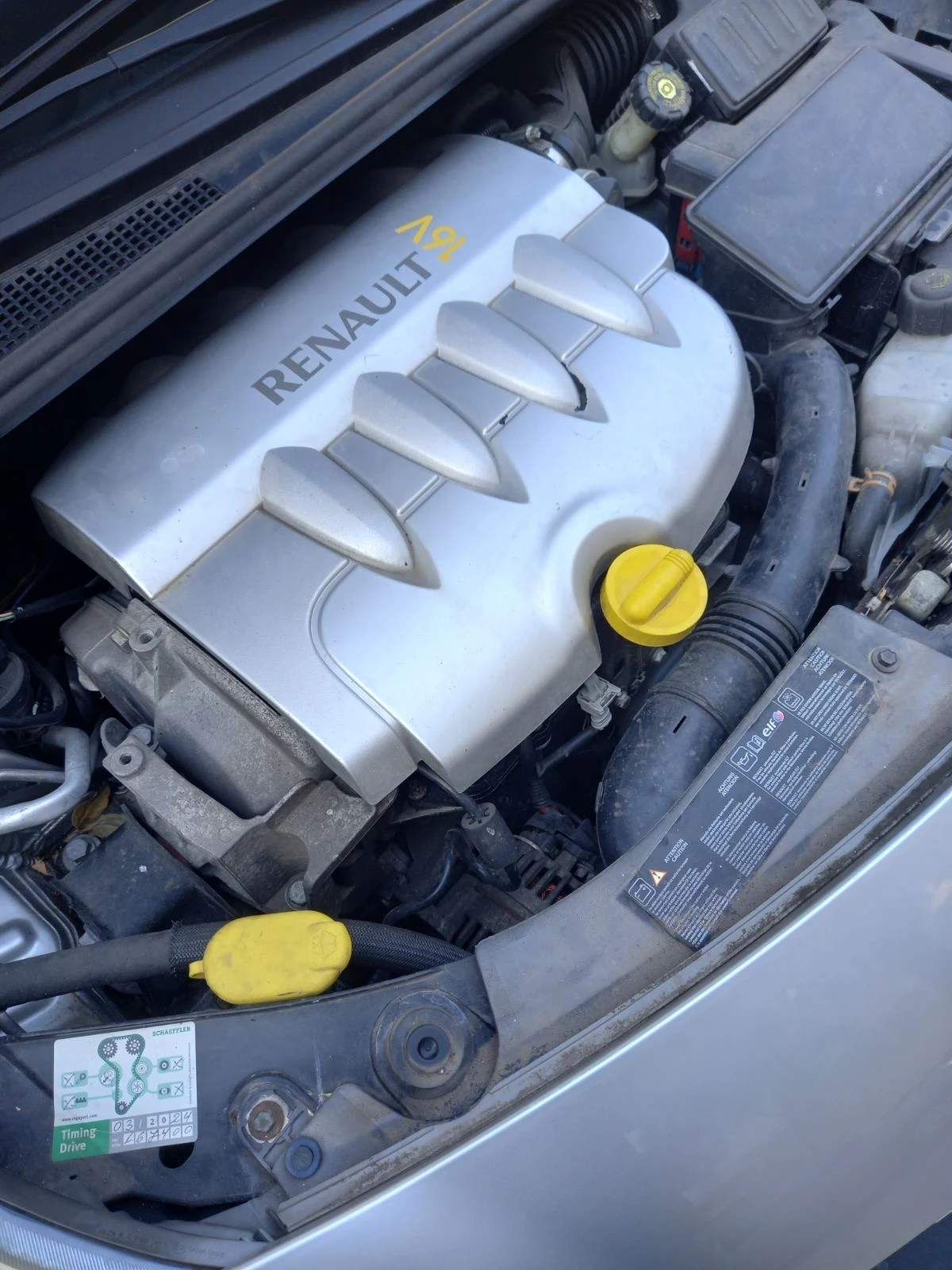 Renault Clio 1.6 - изображение 8