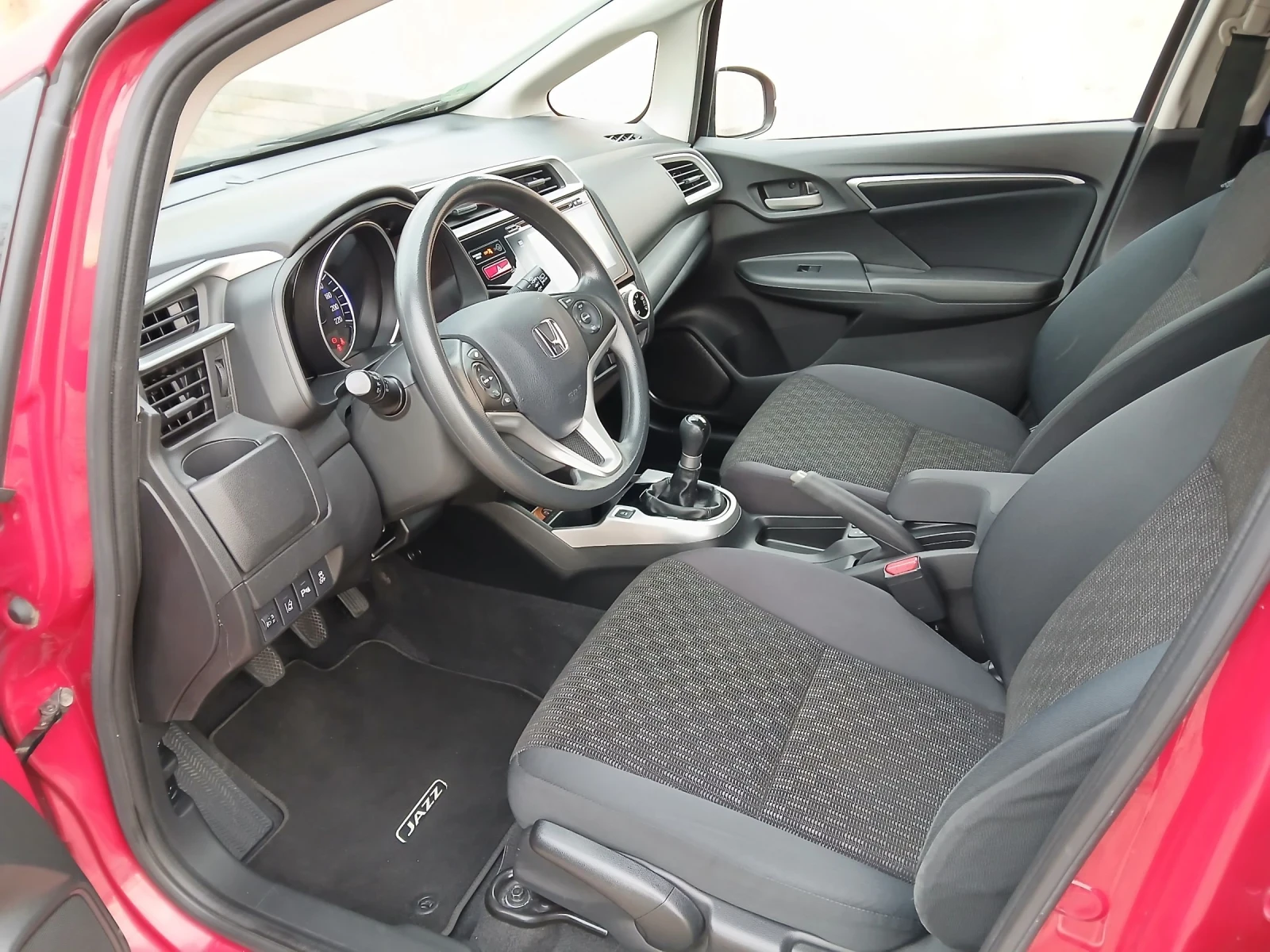 Honda Jazz 1.3 - изображение 7