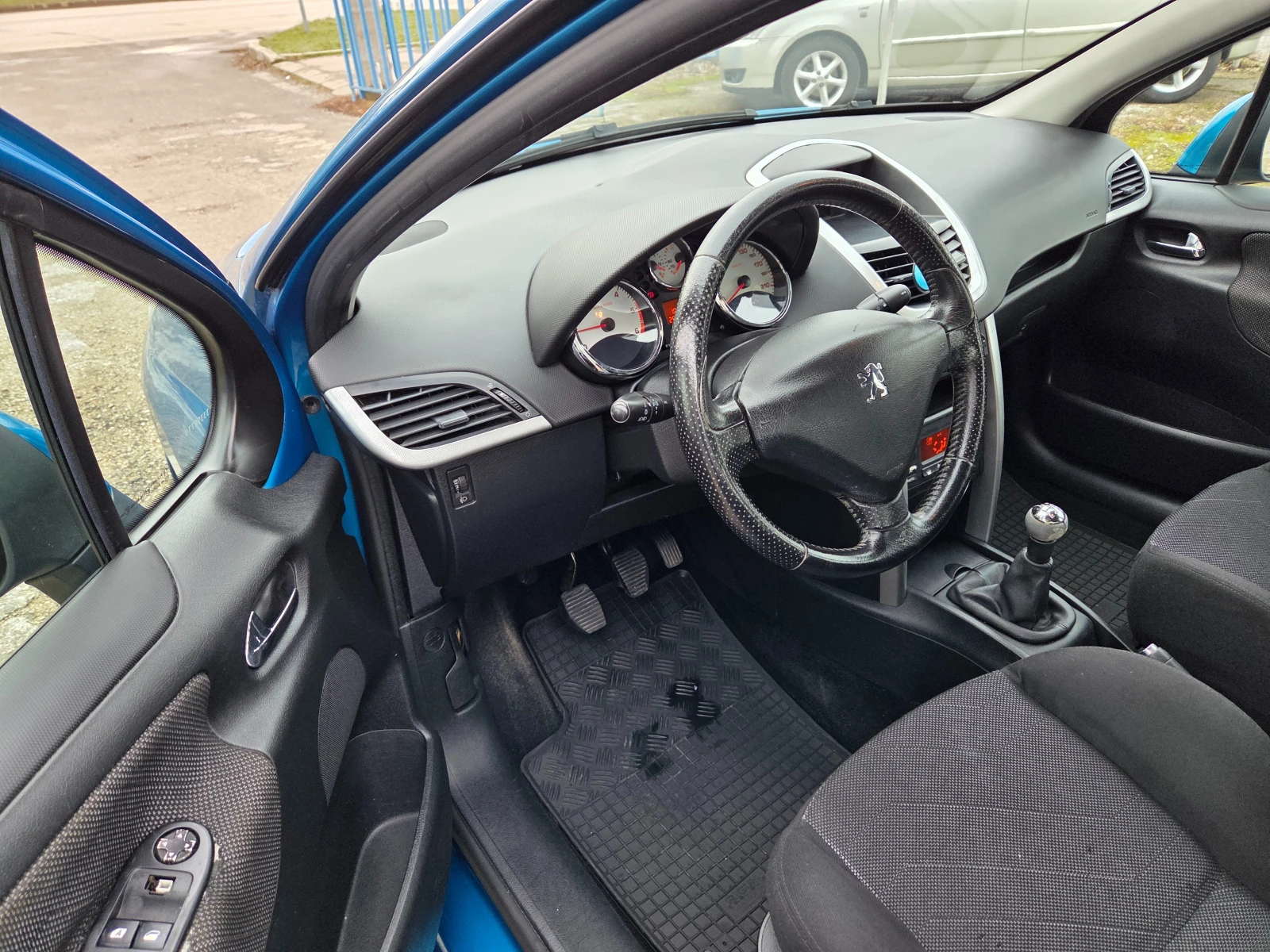 Peugeot 207 1.6HDI Bussines stile Hachback 5dr Euro4 | Mobile.bg � ����������� 7