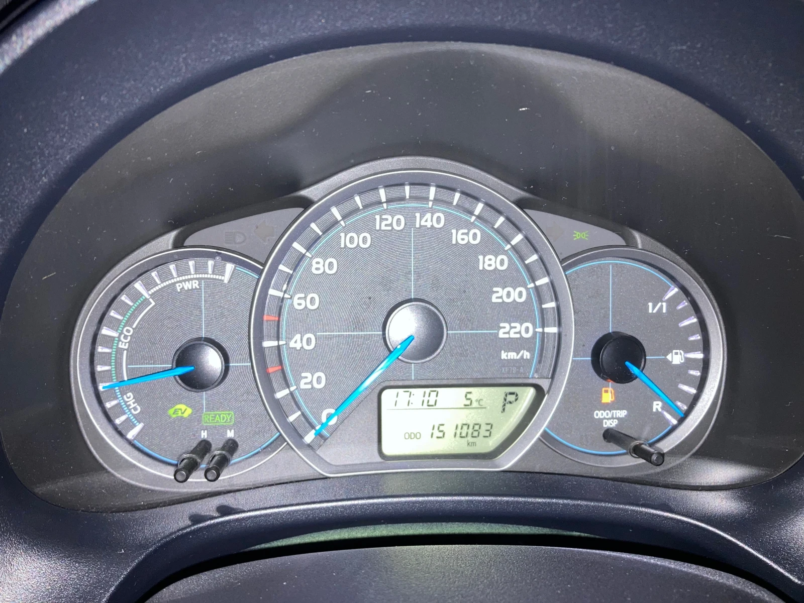 Toyota Yaris 1.5 75ks Hibrid Avtomat 150000km Original - изображение 9