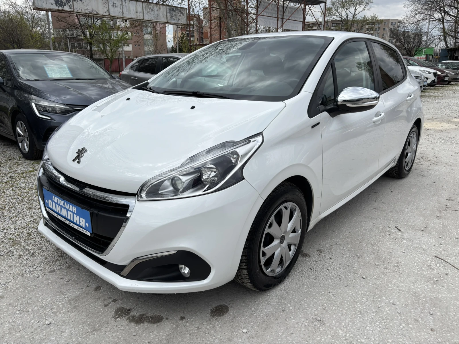 Peugeot 208 1.2 - Бензин, снимка 2 - Автомобили и джипове - 54149336