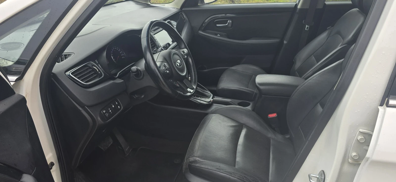 Kia Carens, снимка 5 - Автомобили и джипове - 54268050