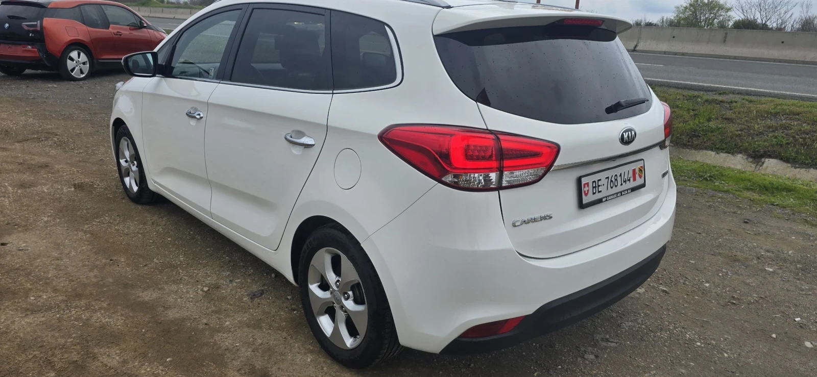 Kia Carens, снимка 4 - Автомобили и джипове - 54268050