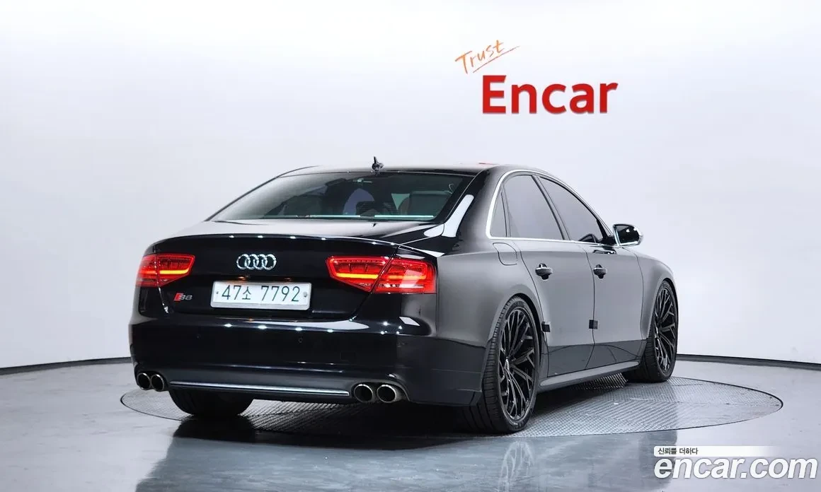 Audi S8 4.0 V8| BANG&OLUFSEN| DISTR| МАСАЖ| ОБДУХ| 360, снимка 3 - Автомобили и джипове - 54870366