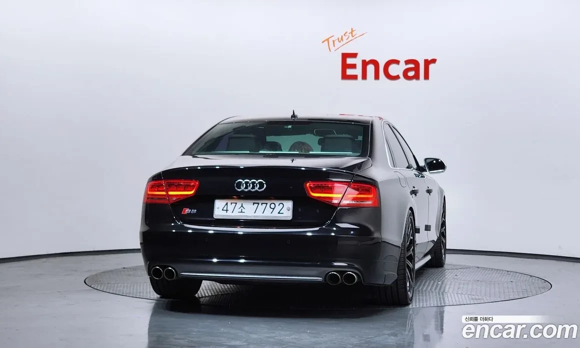 Audi S8 4.0 V8| BANG&OLUFSEN| DISTR| МАСАЖ| ОБДУХ| 360, снимка 4 - Автомобили и джипове - 54870366