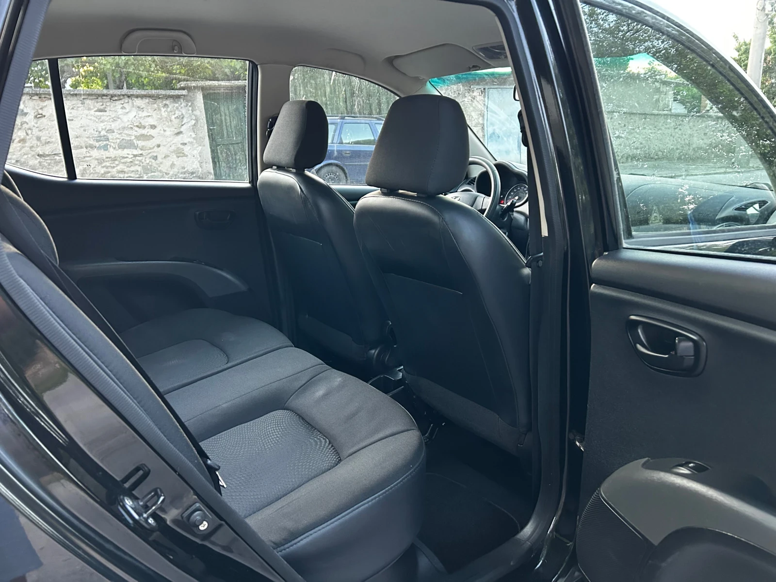 Hyundai I10 1.1i 70к.с.* FACELIFT* ДВА КЛЮЧА* , снимка 14 - Автомобили и джипове - 55269408
