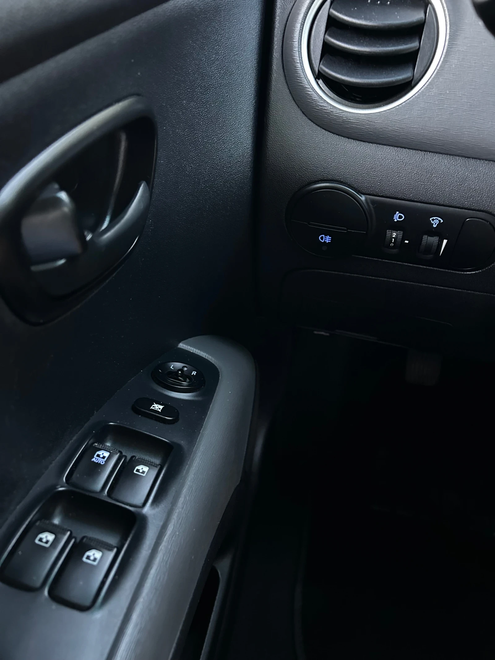 Hyundai I10 1.1i 70к.с.* FACELIFT* ДВА КЛЮЧА* , снимка 16 - Автомобили и джипове - 55269408