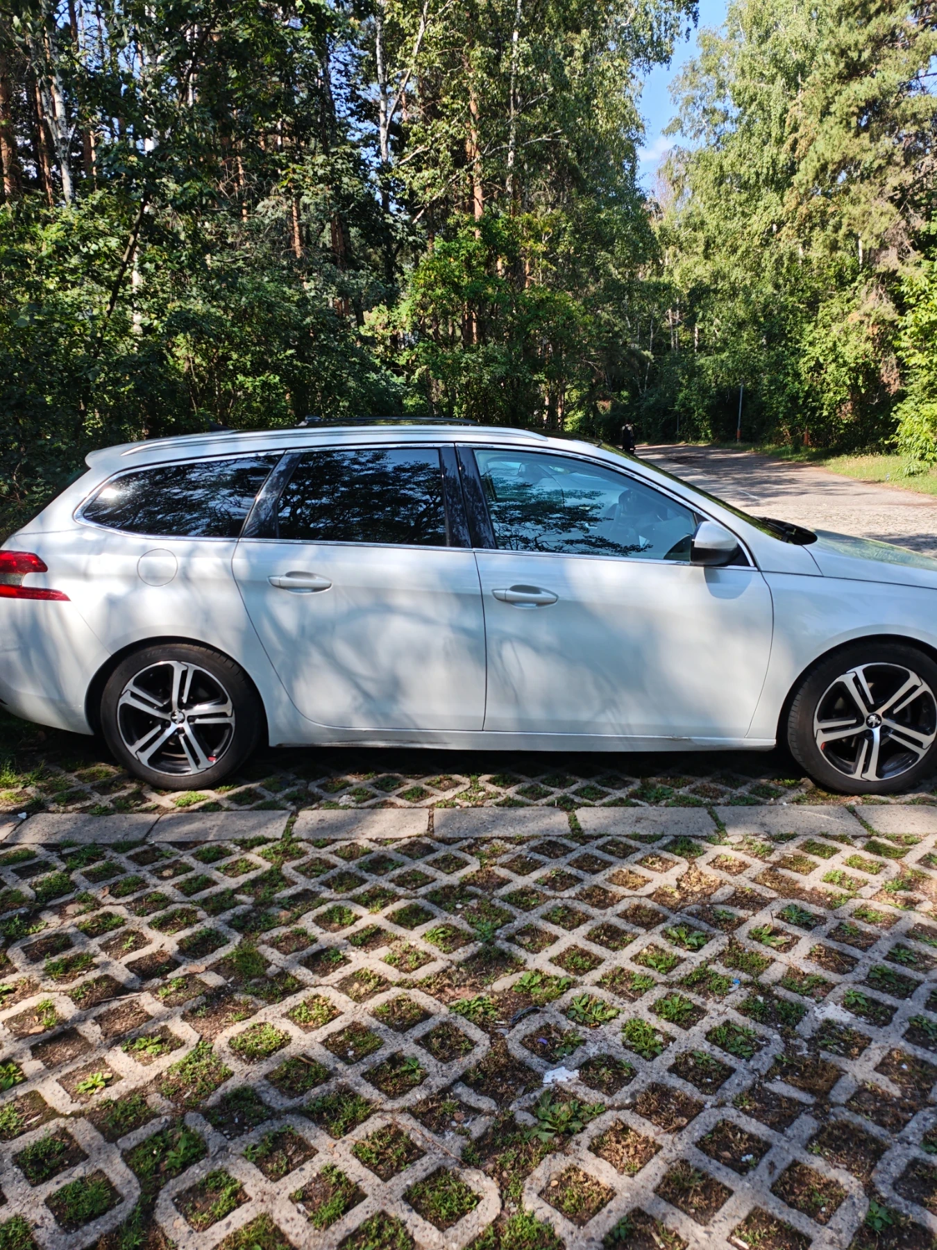 Peugeot 308 1.6 blu hdi GT, снимка 5 - Автомобили и джипове - 55381574