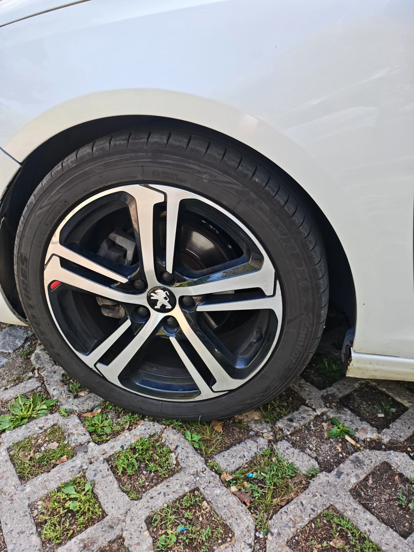 Peugeot 308 1.6 blu hdi GT, снимка 16 - Автомобили и джипове - 55381574