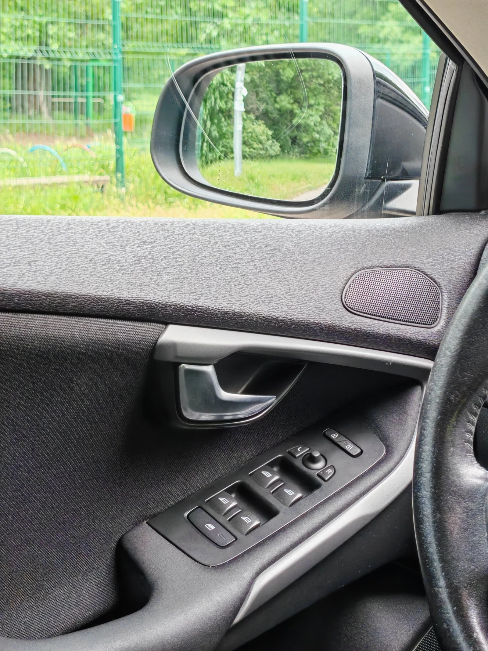 Volvo V40 2.0D 120hp Automatic, снимка 13 - Автомобили и джипове - 55415263