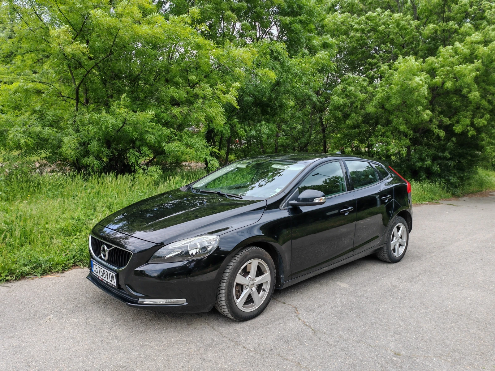 Volvo V40 2.0D 120hp Automatic, снимка 2 - Автомобили и джипове - 55415263