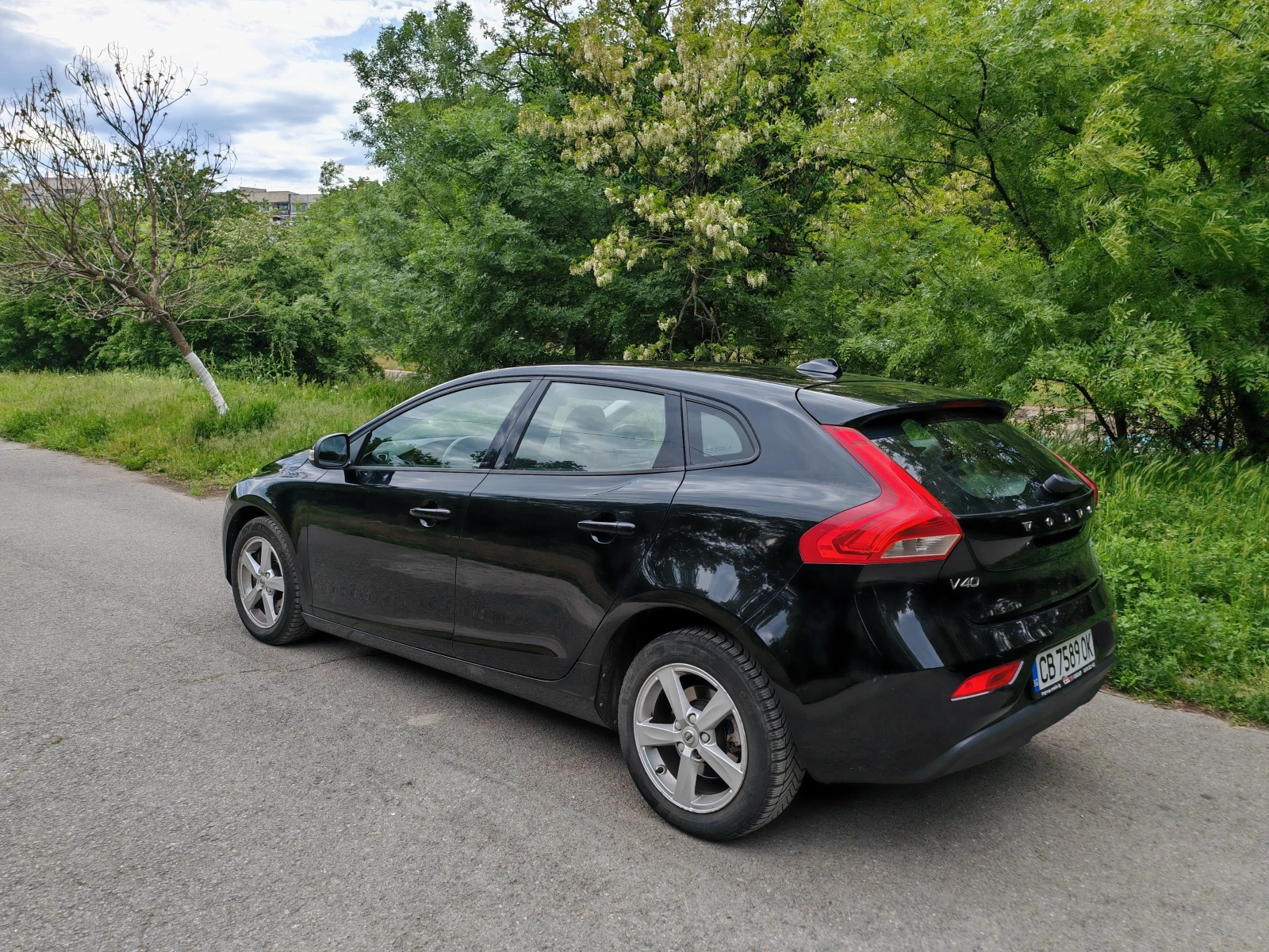 Volvo V40 2.0D 120hp Automatic, снимка 6 - Автомобили и джипове - 55415263
