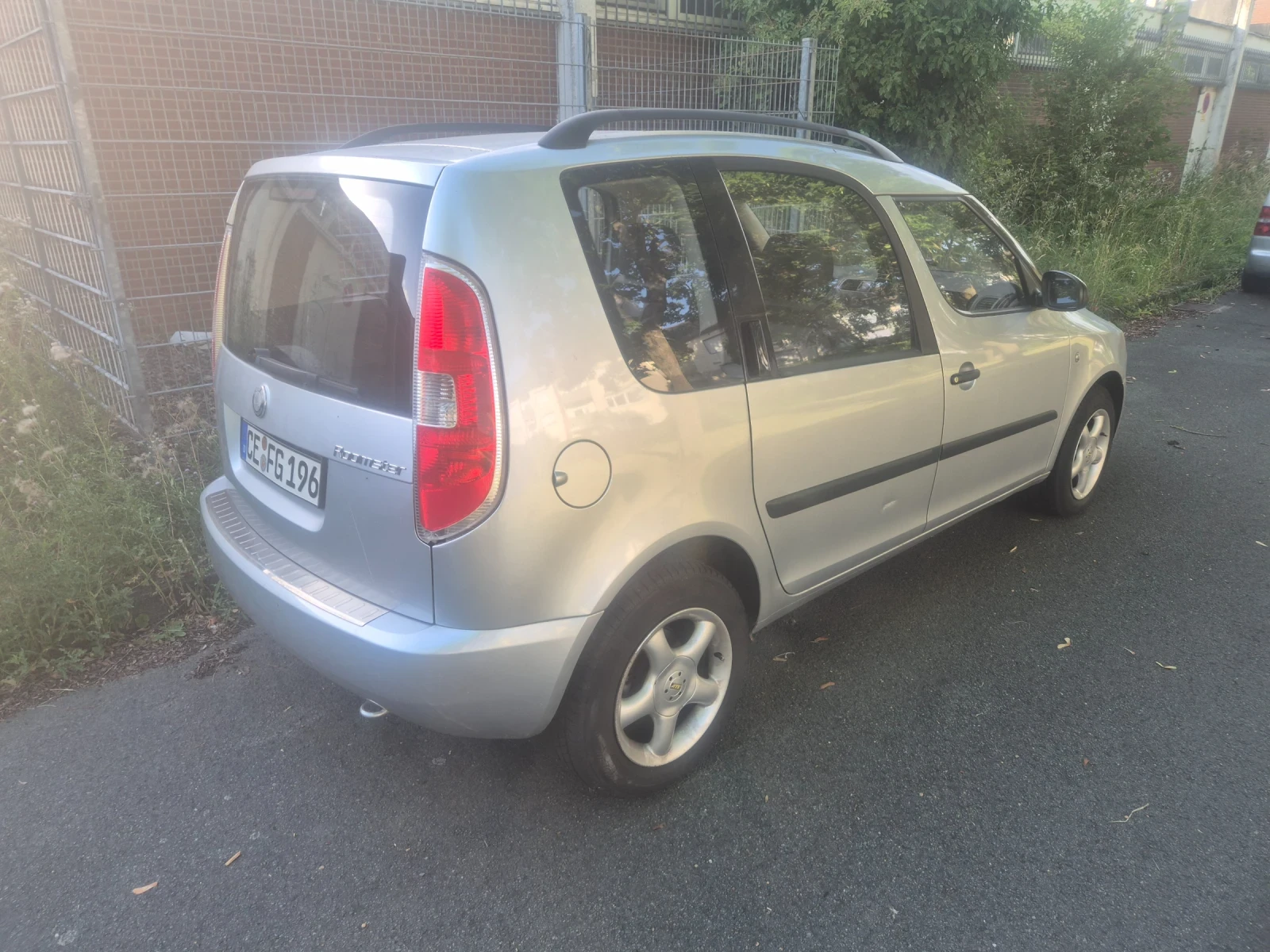 Skoda Roomster 1.4 tdi, снимка 2 - Автомобили и джипове - 55817853