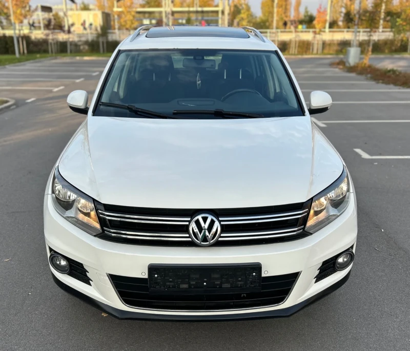 VW Tiguan * 2.0TDI* 4Motion* Navi* Camera* Panorama* , снимка 2 - Автомобили и джипове - 47786832