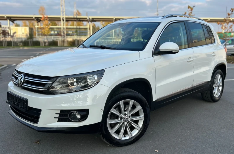 VW Tiguan * 2.0TDI* 4Motion* Navi* Camera* Panorama* , снимка 1 - Автомобили и джипове - 47786832