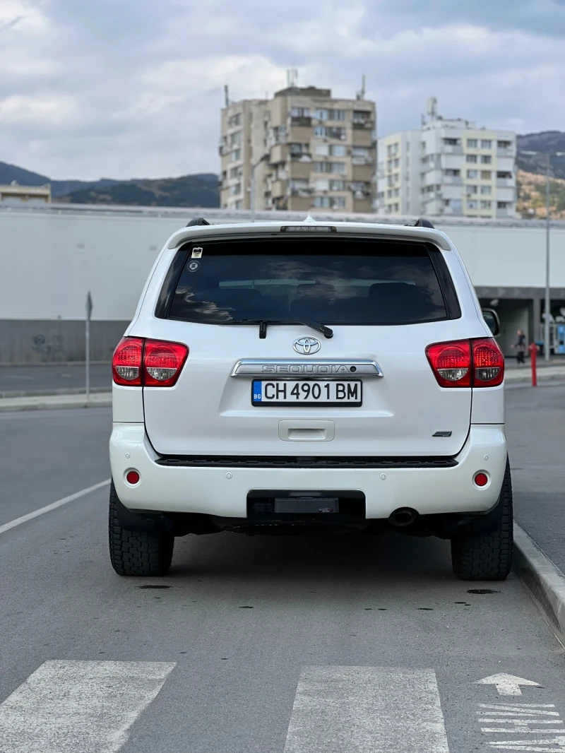 Toyota Sequoia, снимка 6 - Автомобили и джипове - 52560933