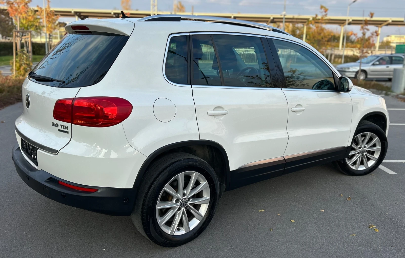 VW Tiguan * 2.0TDI* 4Motion* Navi* Camera* Panorama*  - изображение 4