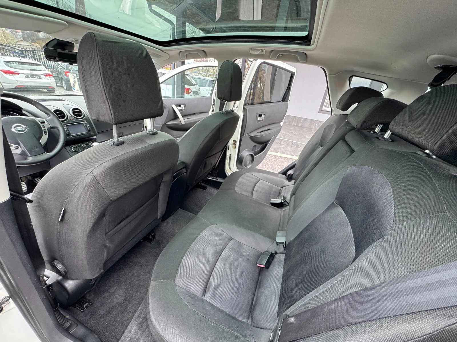 Nissan Qashqai 1.5DCI НОВ ВНОС , снимка 12 - Автомобили и джипове - 54012273