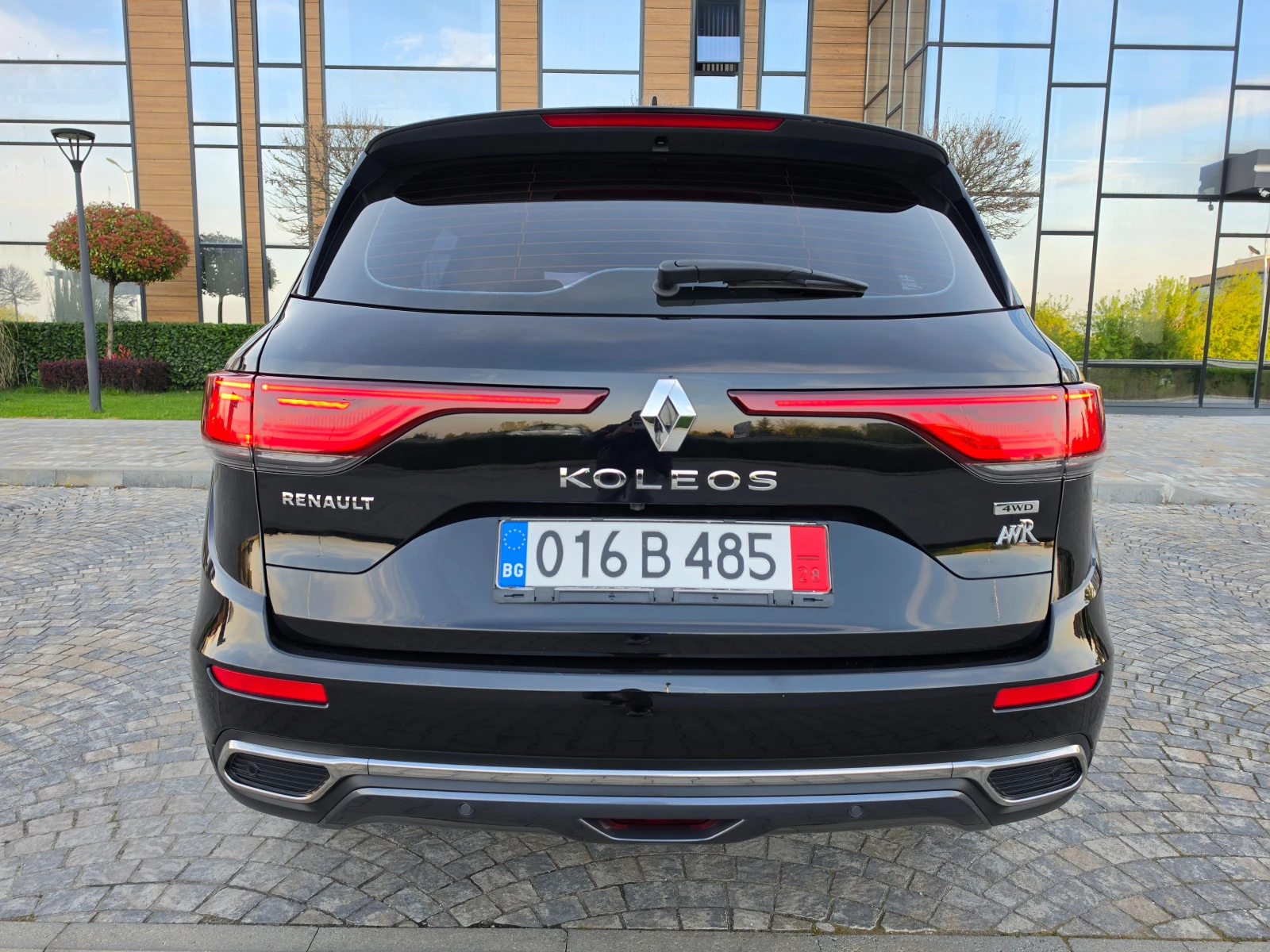 Renault Koleos 2.5 4×4 LIMITED EDITION, снимка 6 - Автомобили и джипове - 54250232