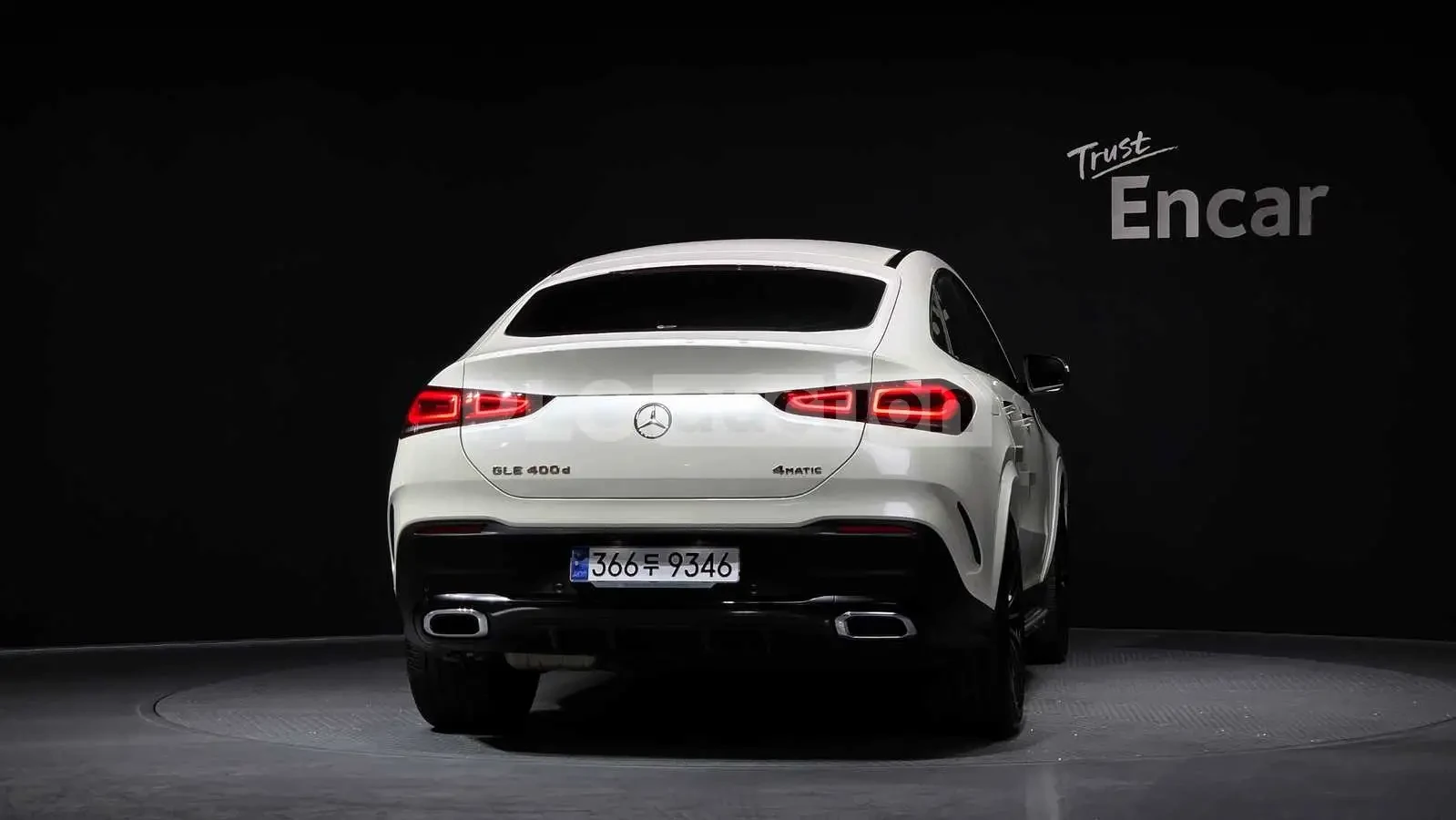 Mercedes-Benz GLE 400 ДИСТРОНИК * ОБДУХВАНЕ * HEAD-UP * BURMESTER, снимка 4 - Автомобили и джипове - 54997405
