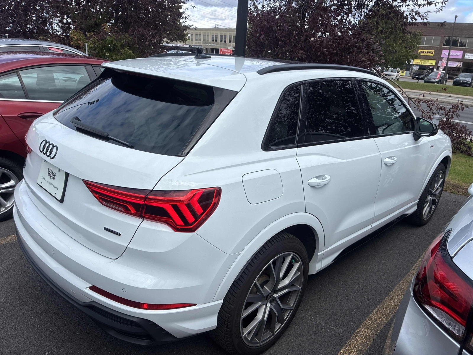 Audi Q3 Technik / 360 / Sonos / Carfax / Лизинг, снимка 3 - Автомобили и джипове - 56440087