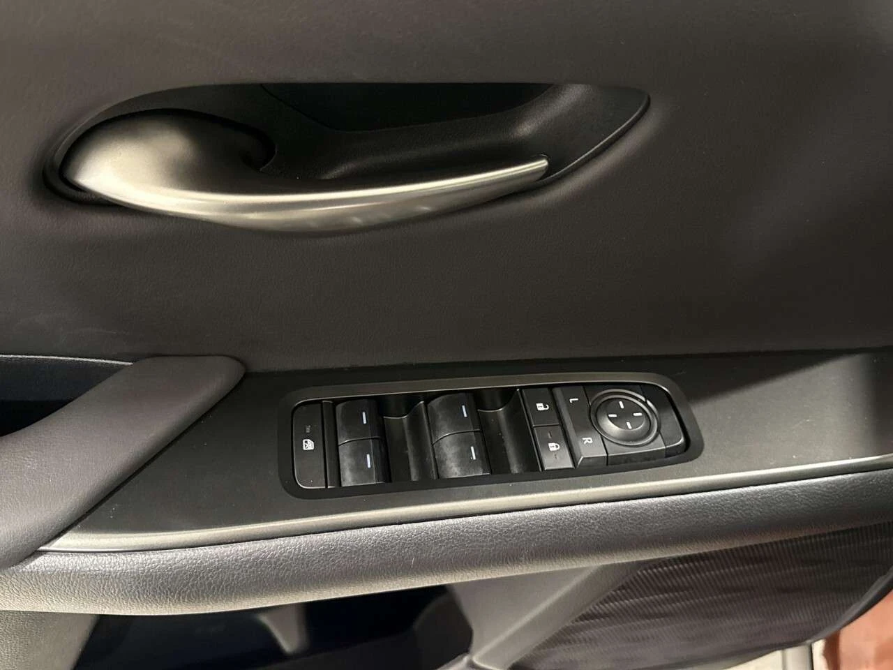 Lexus UX F Sport Design | Mobile.bg � ����������� 13