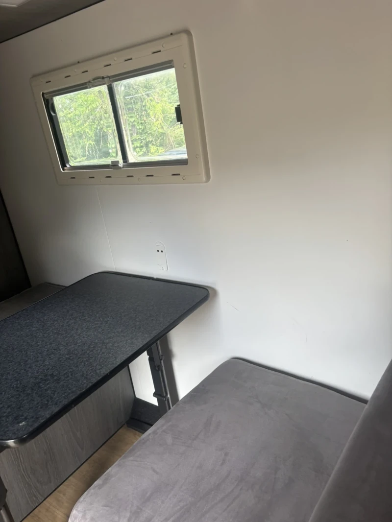 Кемпер Mercedes-Benz Кемпер за коне, снимка 11 - Каравани и кемпери - 52651000