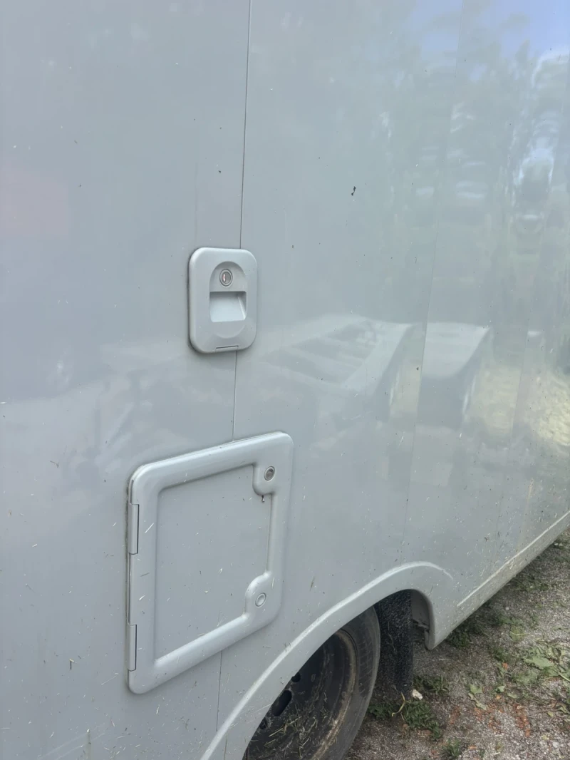 Кемпер Mercedes-Benz Кемпер за коне, снимка 4 - Каравани и кемпери - 52651000