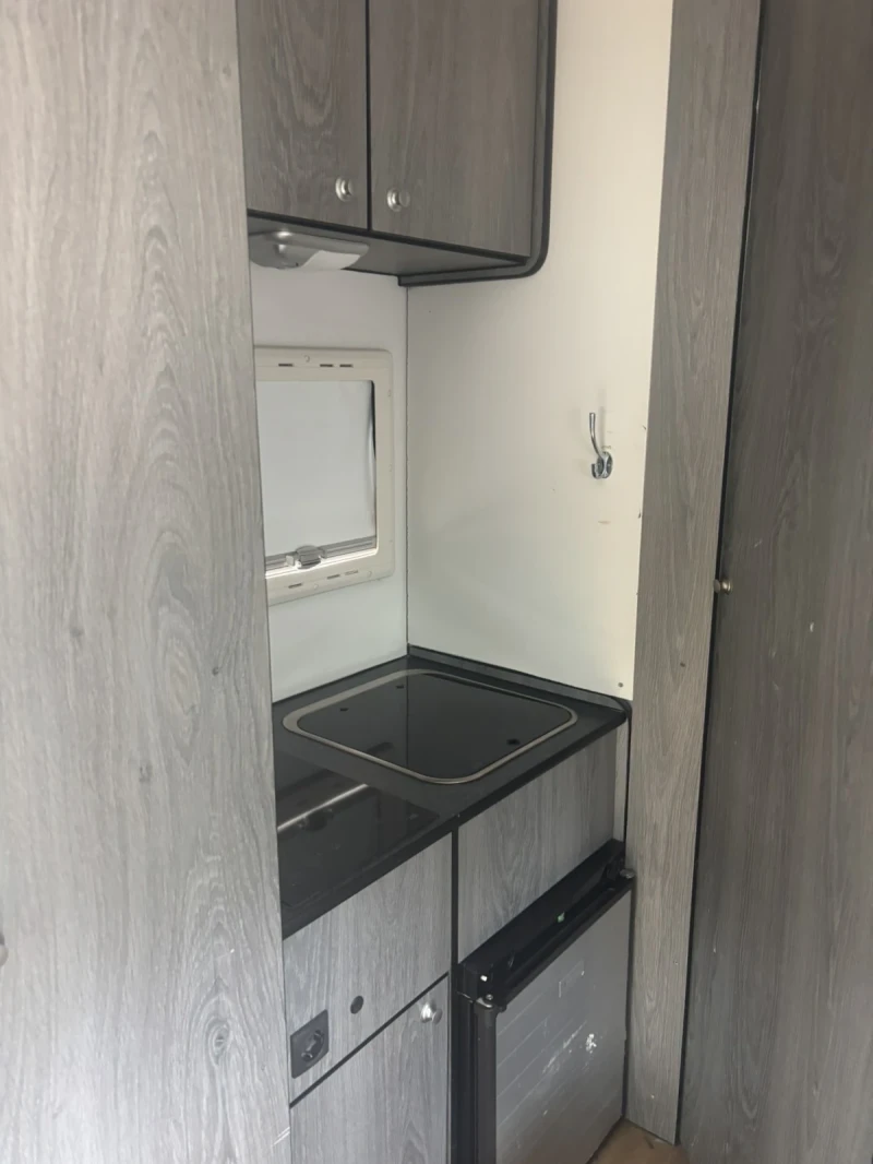 Кемпер Mercedes-Benz Кемпер за коне, снимка 10 - Каравани и кемпери - 52651000