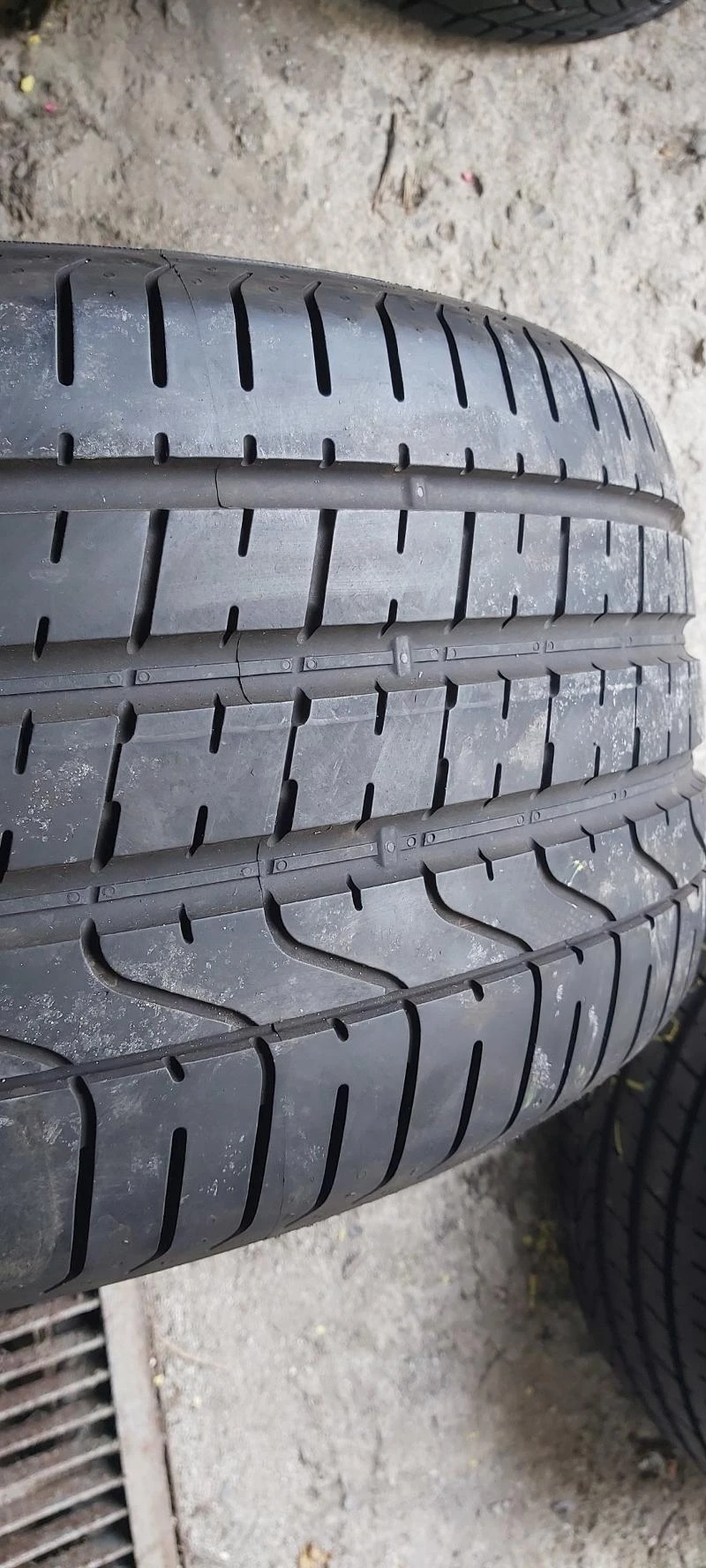 Гуми Летни 295/40R20, снимка 1 - Гуми и джанти - 33437690