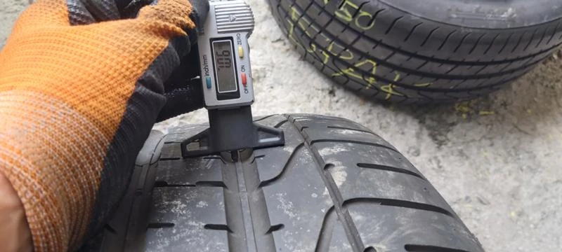 Гуми Летни 295/40R20, снимка 4 - Гуми и джанти - 33437690