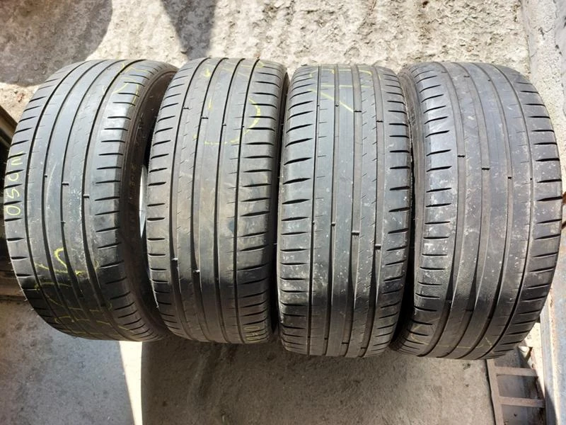 Гуми Летни 245/45R19, снимка 1 - Гуми и джанти - 36790966