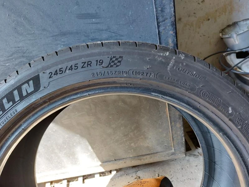 Гуми Летни 245/45R19, снимка 7 - Гуми и джанти - 36790966