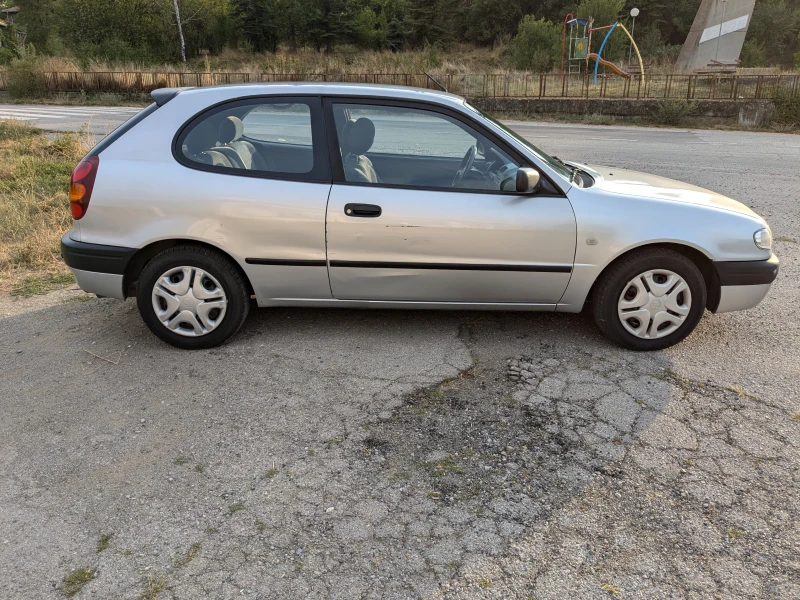 Toyota Corolla 1.4 VVT-i, снимка 5 - Автомобили и джипове - 47044281