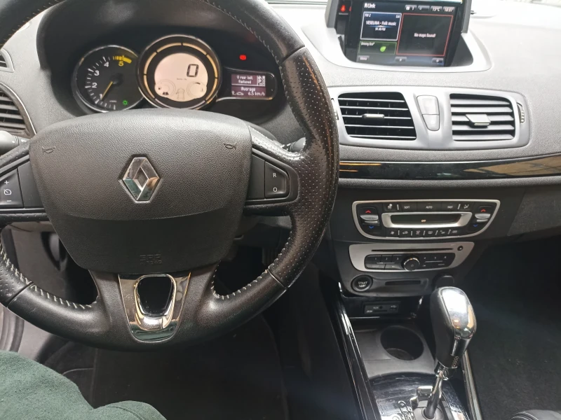 Renault Megane, снимка 15 - Автомобили и джипове - 49157366