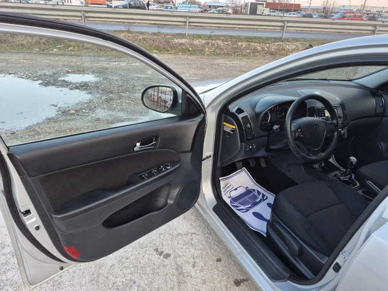 Hyundai I30 БЕНЗИН/ГАЗ, снимка 10 - Автомобили и джипове - 48343092