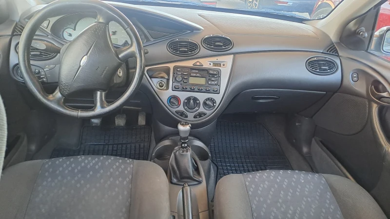 Ford Focus 1.8 90кс., снимка 8 - Автомобили и джипове - 49569985