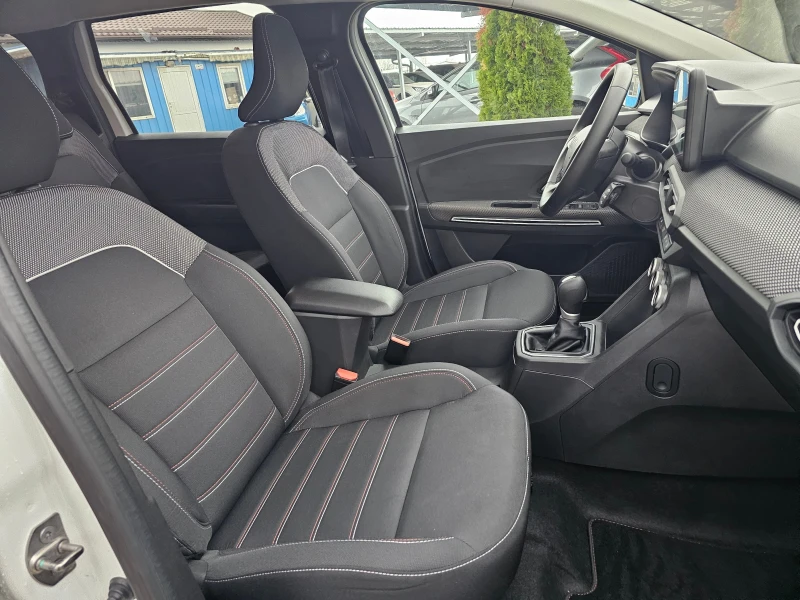 Dacia Jogger 1.6 HYBRID 6+ 1МЕСТА ! ! АВТОМАТИК 140кс, снимка 13 - Автомобили и джипове - 49790385