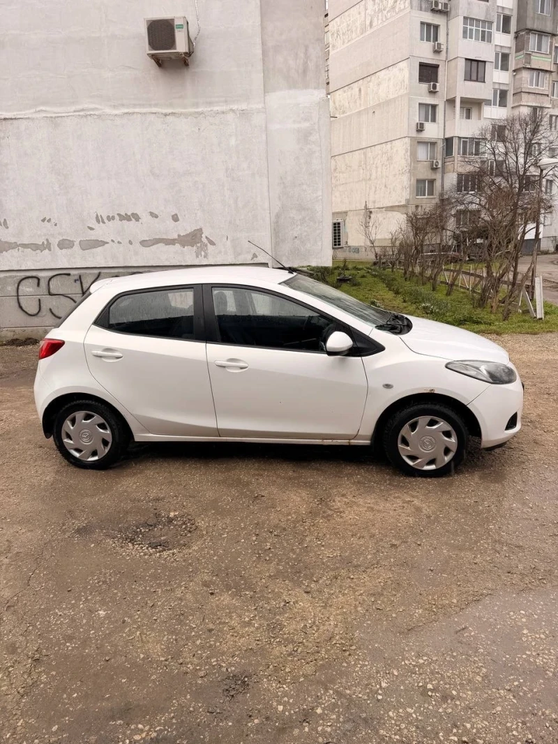 Mazda 2 Hatchback, снимка 3 - Автомобили и джипове - 53457626