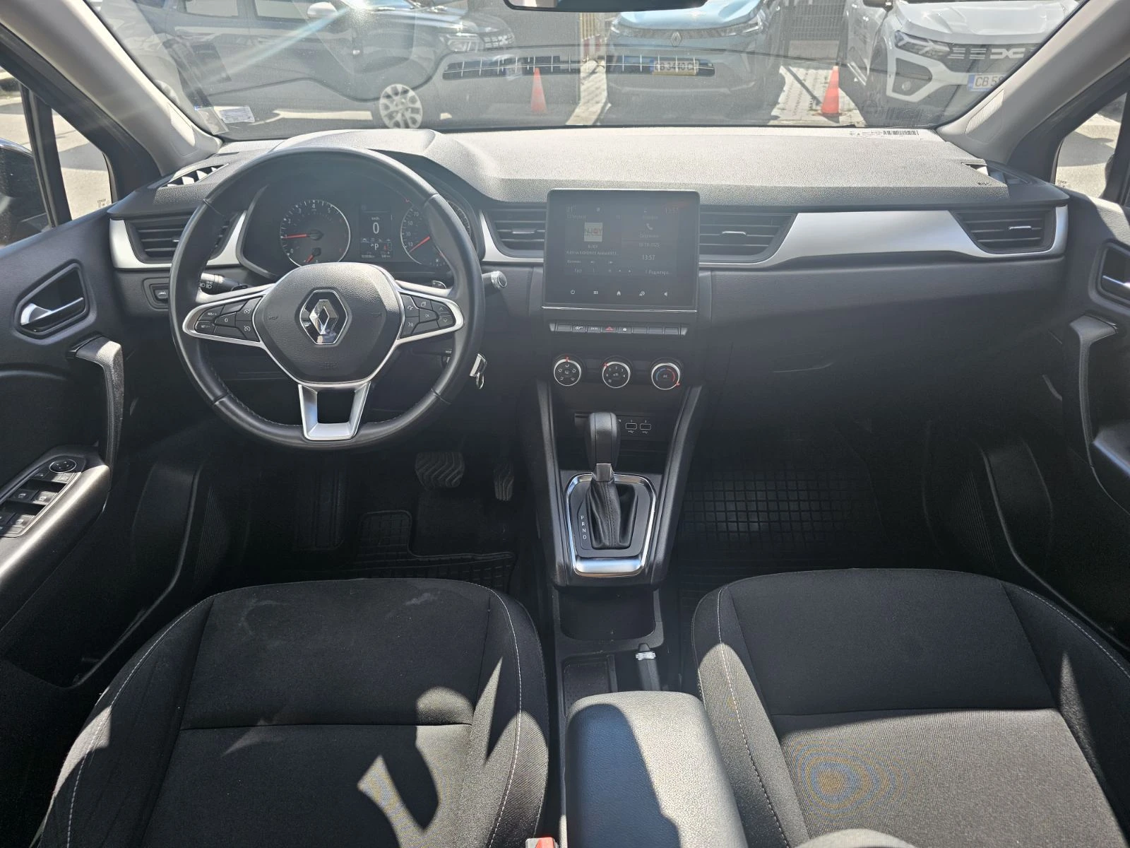 Renault Captur 1.3 TCE 140 HYBRID EDC - изображение 7