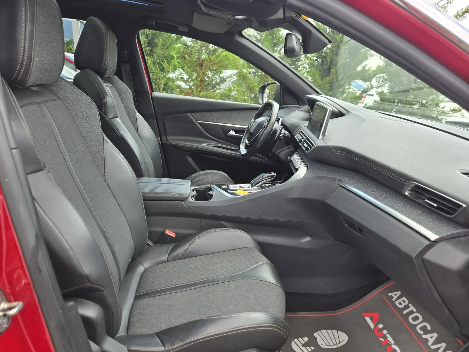 Peugeot 3008 GT Line= АВТОМАТ= Distr= 360= PANO= FOCAL, снимка 14 - Автомобили и джипове - 54891802