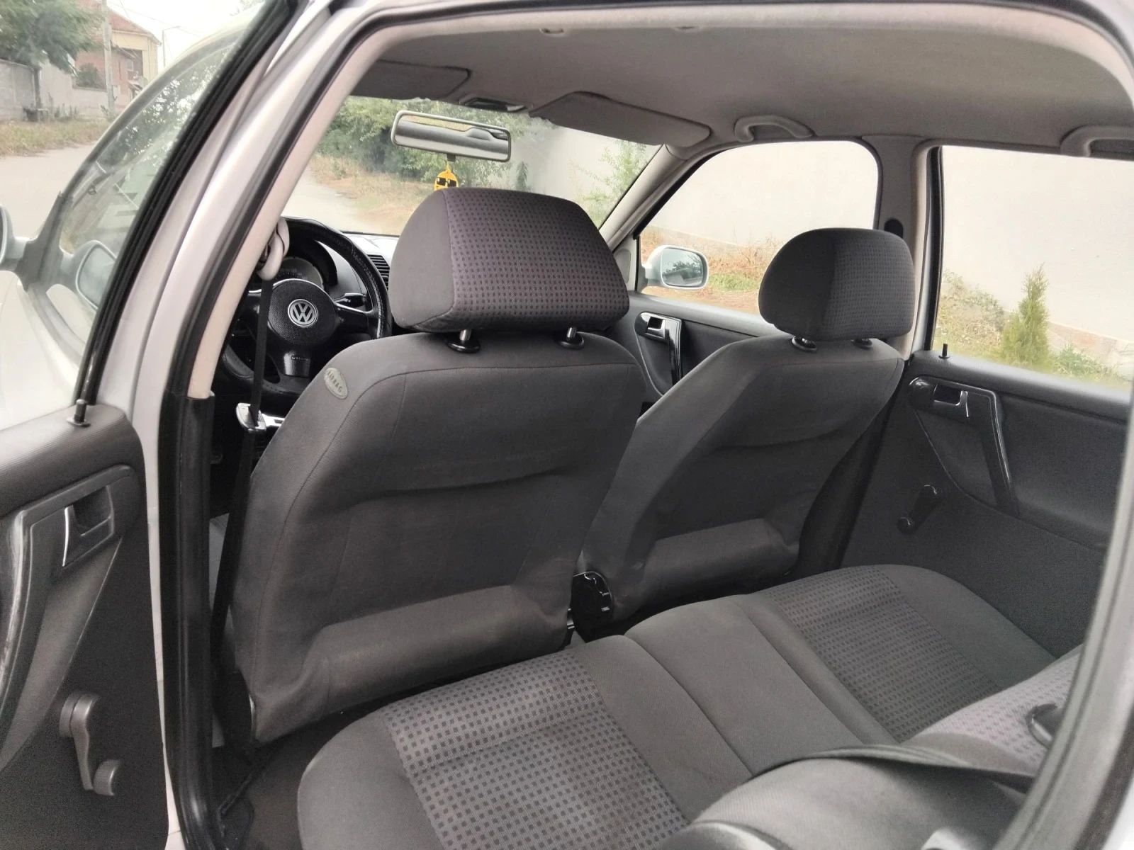VW Polo 1.4i.75k + КЛИМА. БЕНЗИН. 2001г., снимка 11 - Автомобили и джипове - 55225168