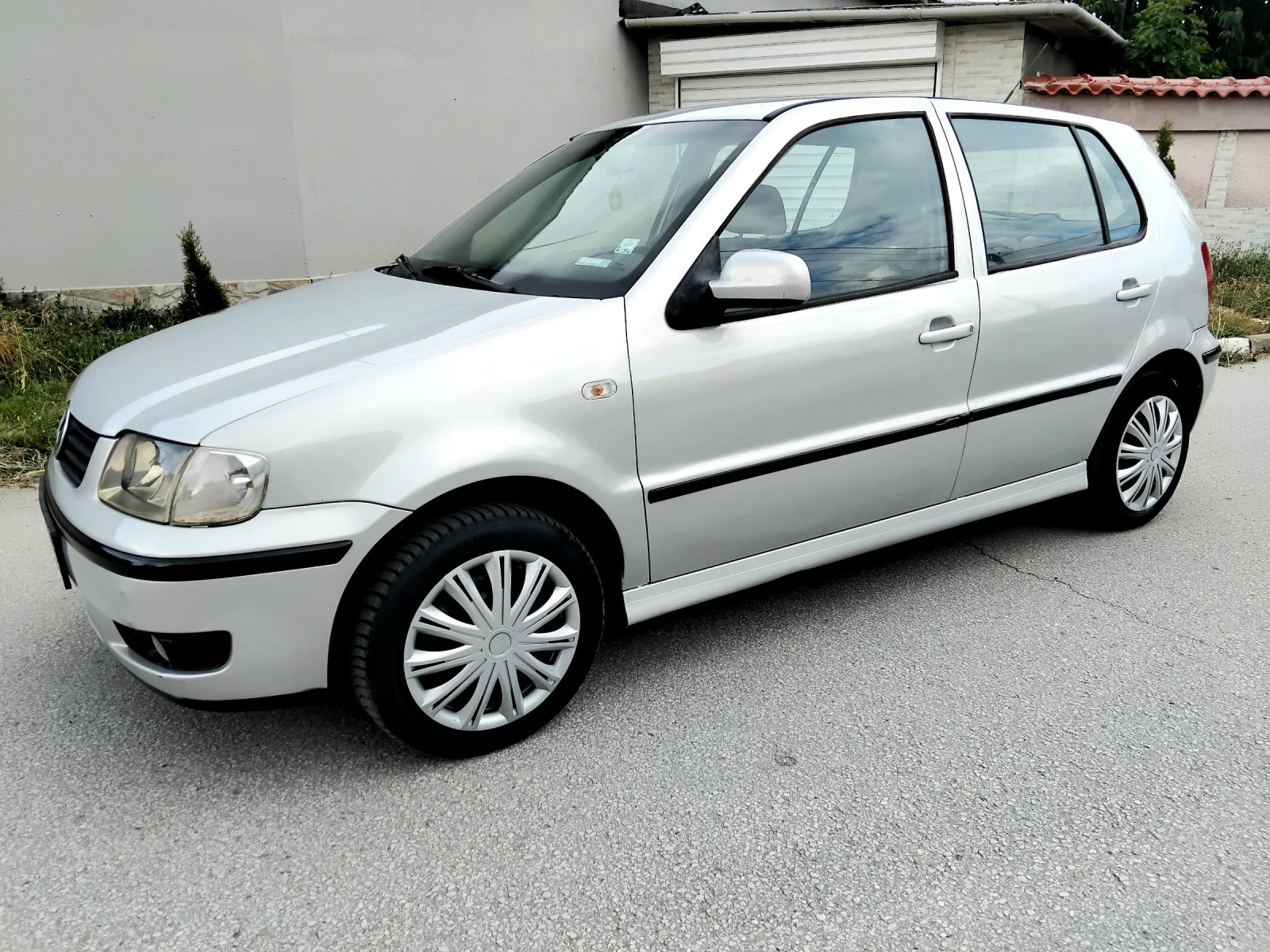 VW Polo 1.4i.75k + КЛИМА. БЕНЗИН. 2001г., снимка 8 - Автомобили и джипове - 55225168